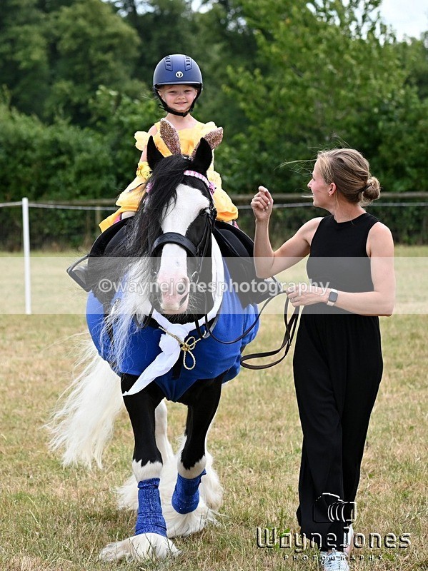 WJ6_8491 - Nancy & Churchill's first Show 22-06-25