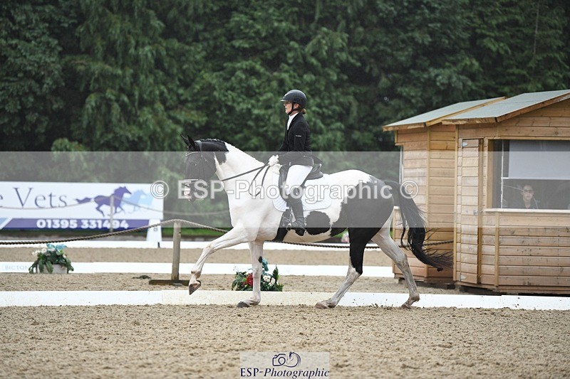 240720-113543-04348 - 123-Michelle_Wallis-Alvescot_Winning_Mood