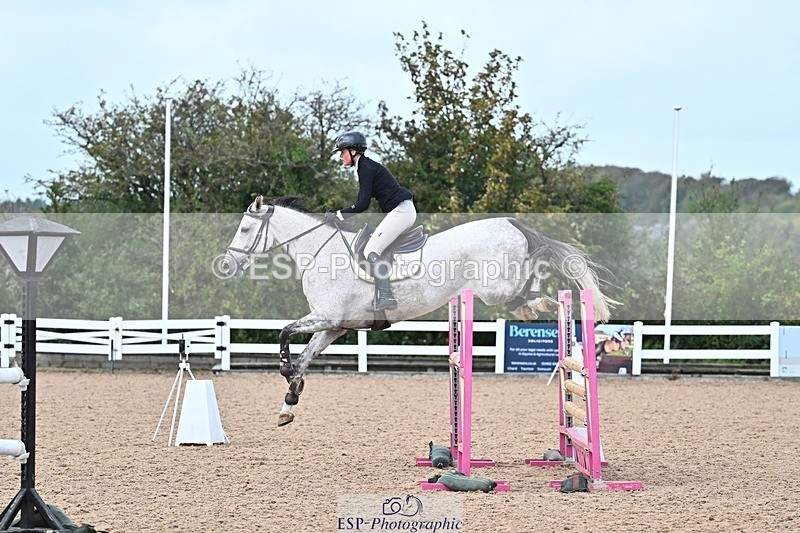 261014-124024-00447 - Cls  05 Snr Newcomers & 1.10m Open