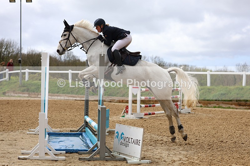 3E7A1716 - Class 7: Senior Newcomers/1.10m open