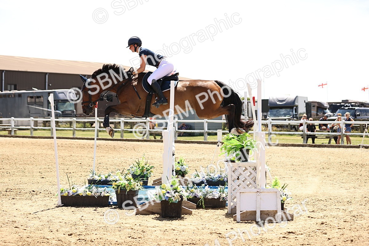 SBM_001440 - Class 16 - GFS Senior Newcomers 1.25m