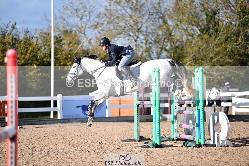 231110A-135846-00728 - Cls 5 Newcomers & 1.10m Open