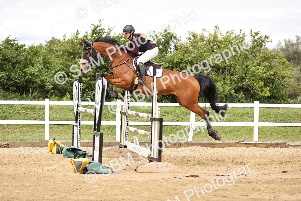 SBM_003297 - Class 11 - Senior Newcomers - 1.10m