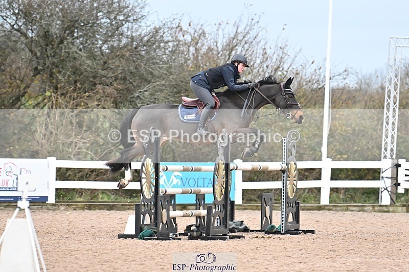241206-142826-01104 - Cls 6 Foxhunter and 1.20m Open