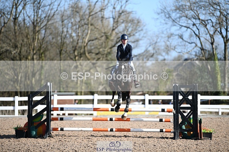 250330-100245-05972 - Cls 32 British Novice and 90cm