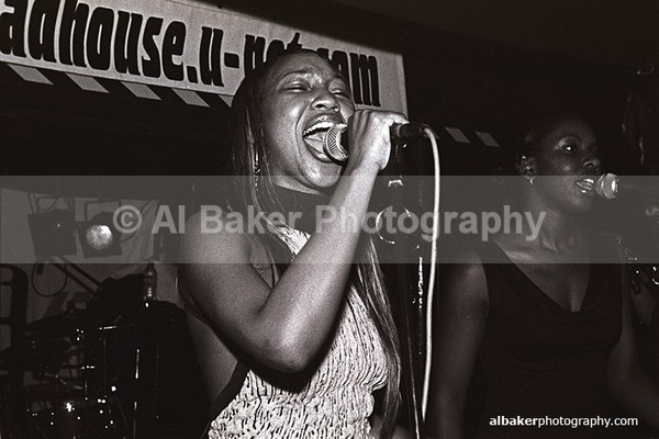 28 - Friends-&-Family @ the-roadhouse 03.05.03