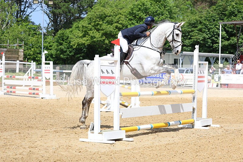 3E7A0208 - Class 9: Senior BN/90cm open