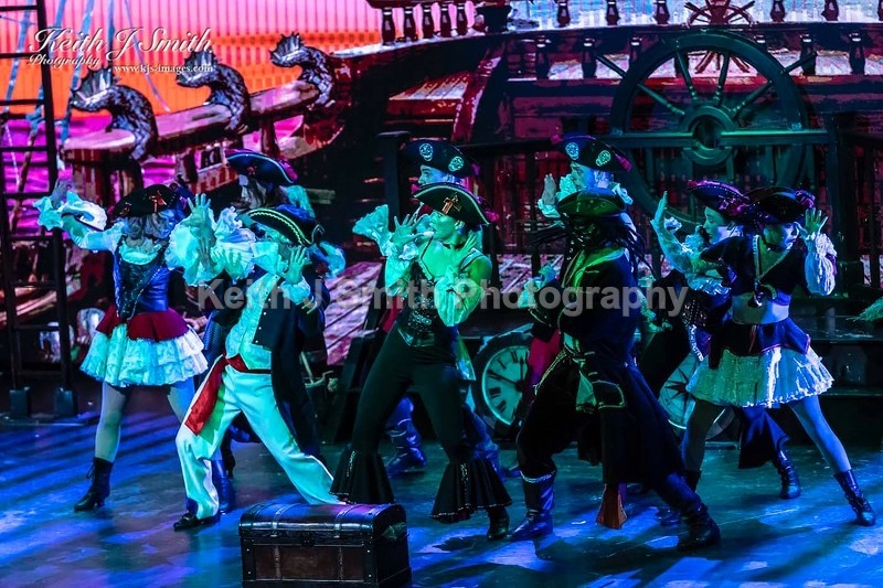 7KJS1023 - Ambition show team