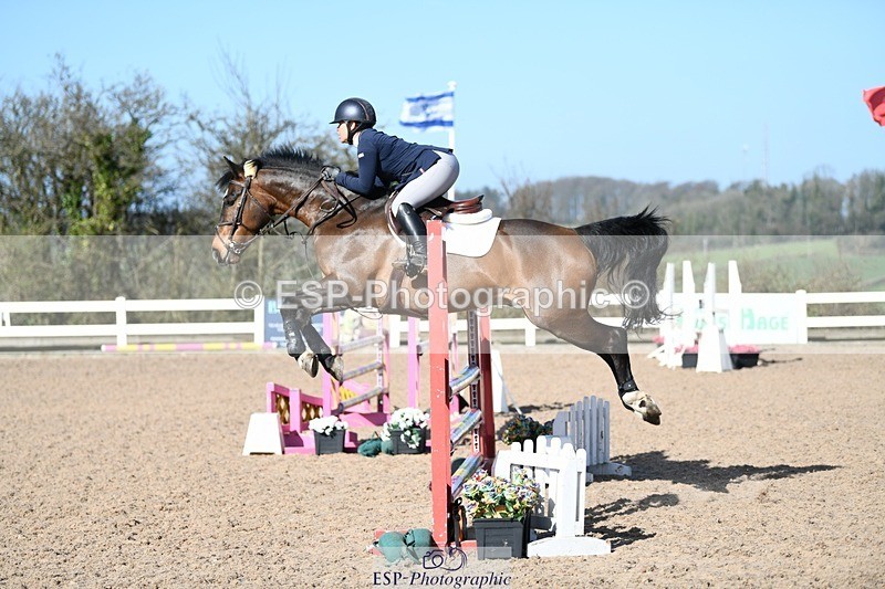 250330-102507-06104 - Cls 32 British Novice and 90cm