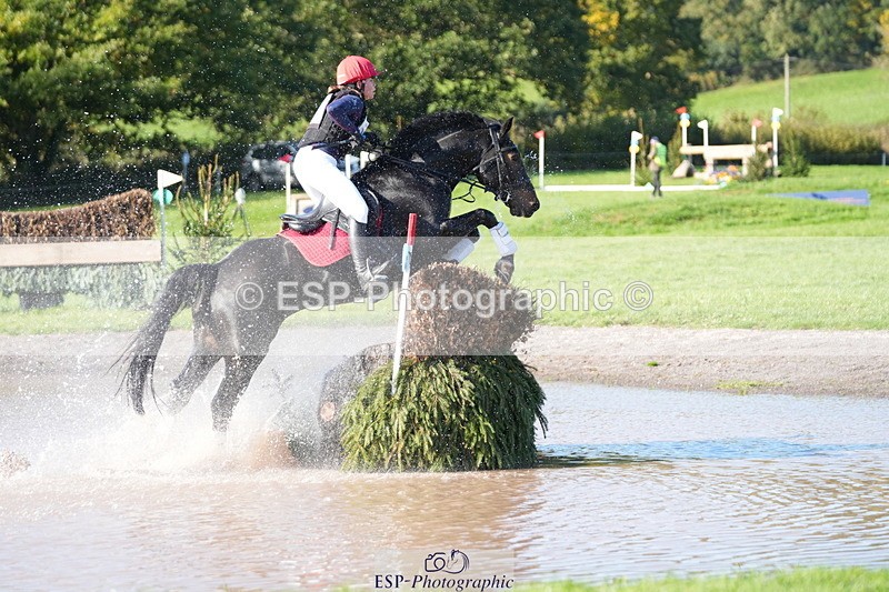 251024A-124115-10754 - B-136-Sophie.Jackson