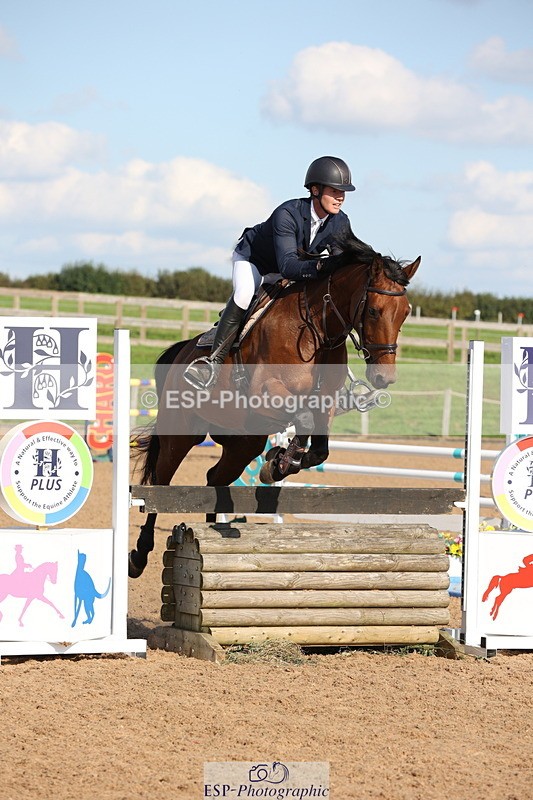 230915A-155728-02985 - Cls 6 Snr 1.05m Derby