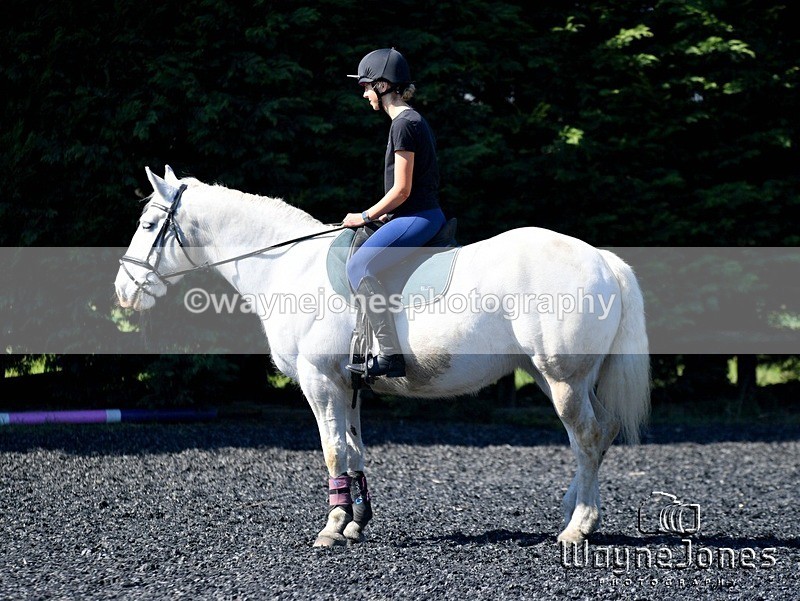 WJ5_1355 - Kelly Harris - Franklin balls, training at Tanners 05-04-25