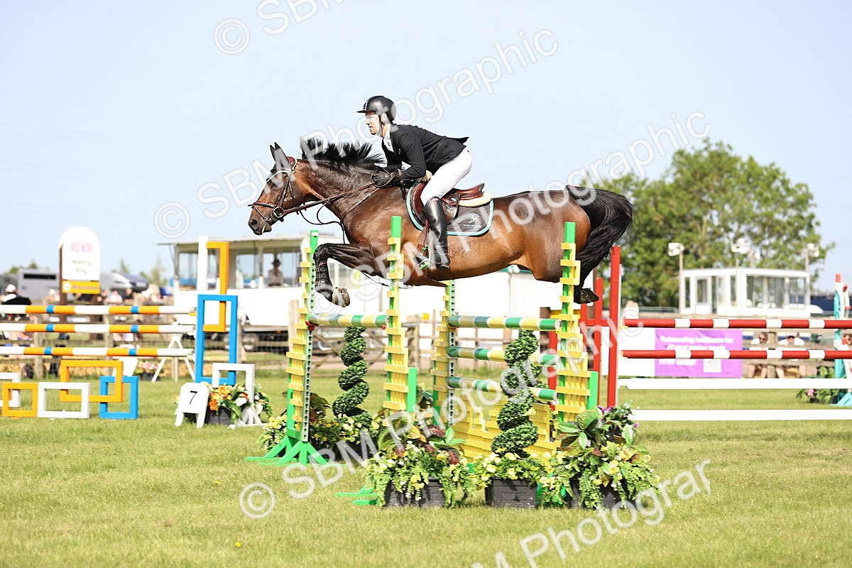 SBM_01555 - Class 200 - Martin Grant Homes Welcome Stakes 1.25m Open