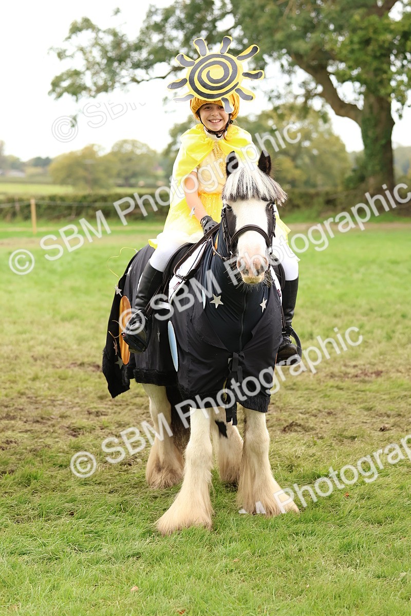 SBM_61653 - S37a - Fancy Dress Showing
