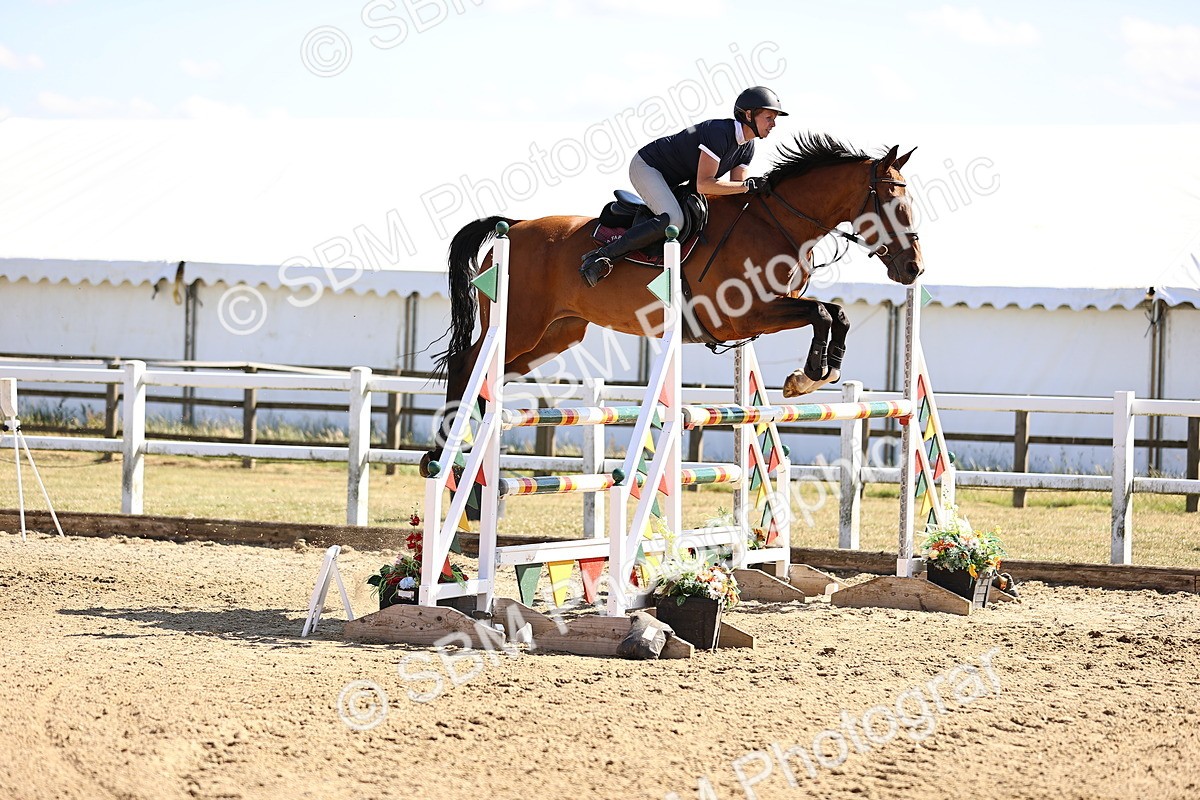 SBM_015605 - Class 16 - Senior foxhunter - 1.20m Open