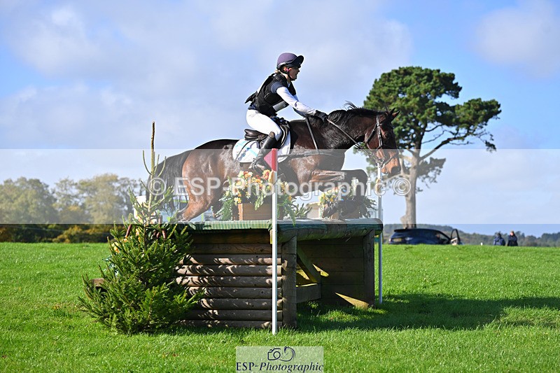 241025-112622-06712 - 018-Alice.Robinson-DERRYS.DIAMOND.CAVALIER