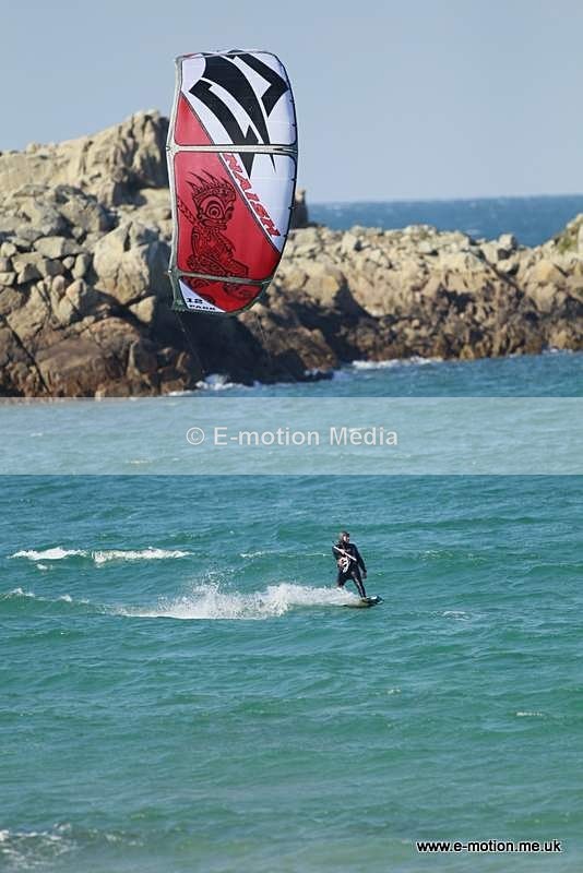 KS 010412 1 - Kite Surfing