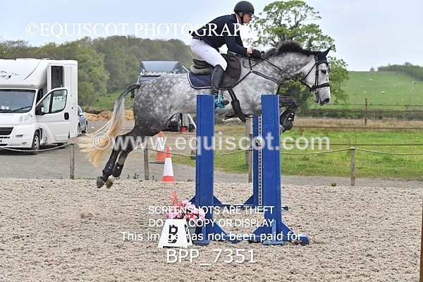 BPP_7351 - CLASS 9 FRI  Senior Newcomers/ 1.10m Open