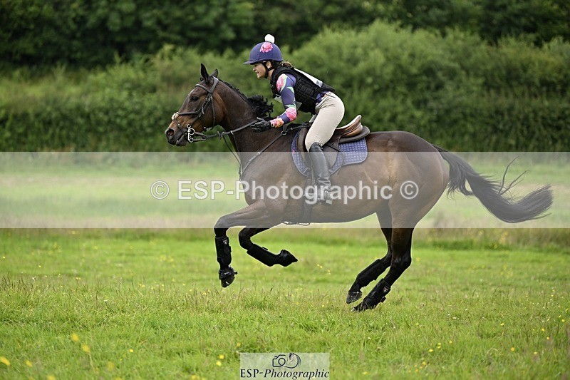 240630-123104-00881 - 916-Harriet_Parkes-Just_Henny