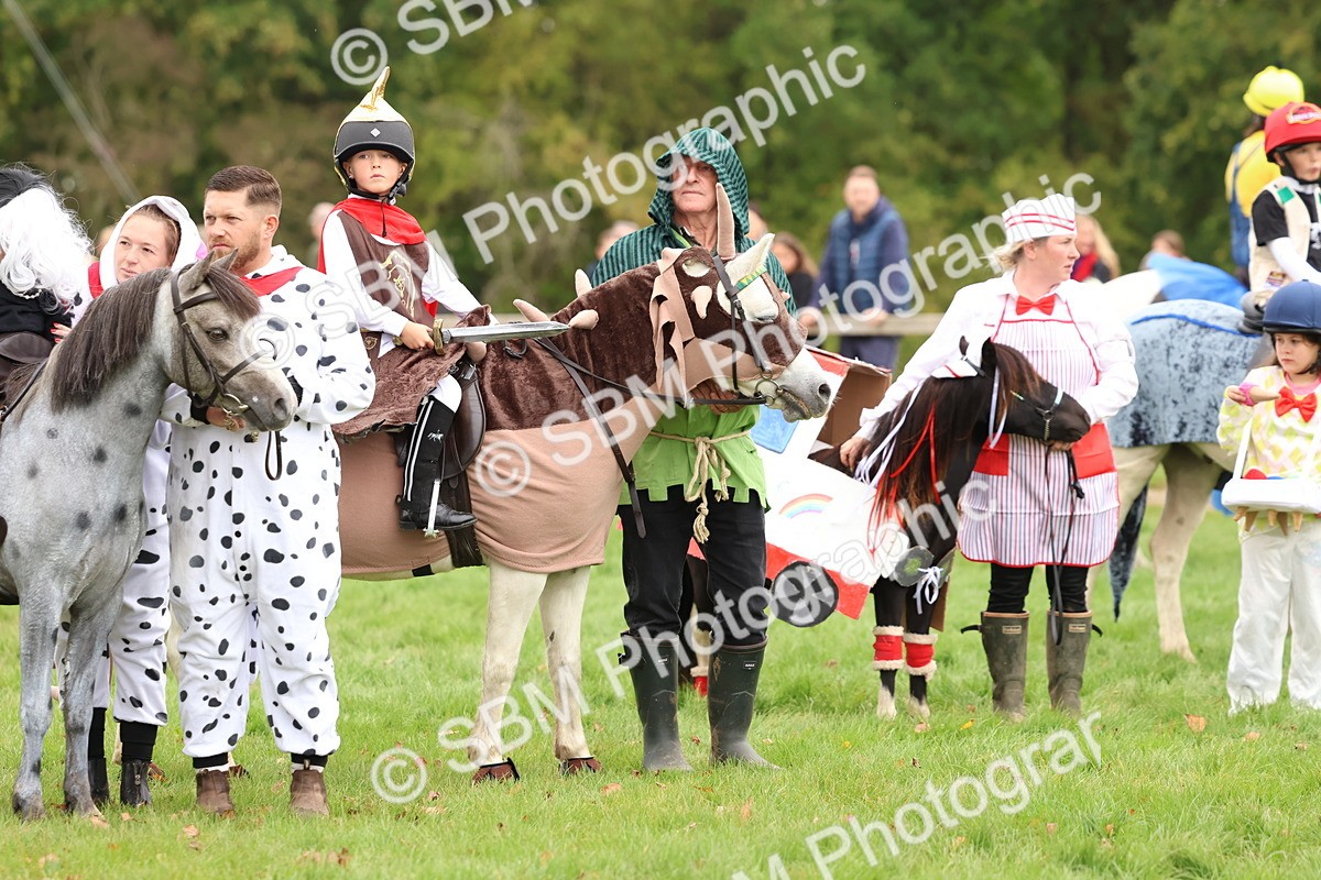 SBM_61696 - S37a - Fancy Dress Showing