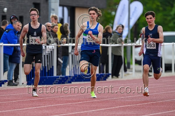 ComMast25-928900 - Track Male Set One