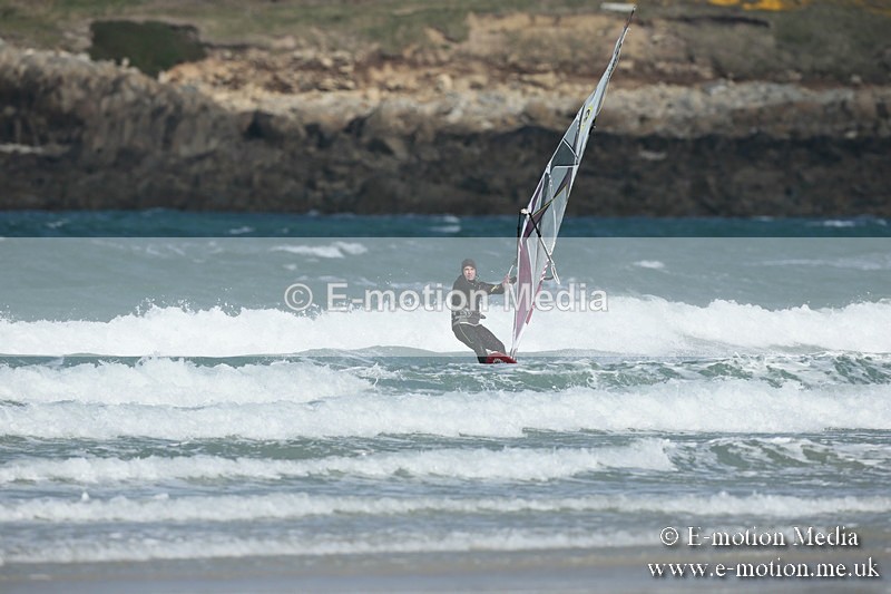 WS 020413-143 - Windsurfing