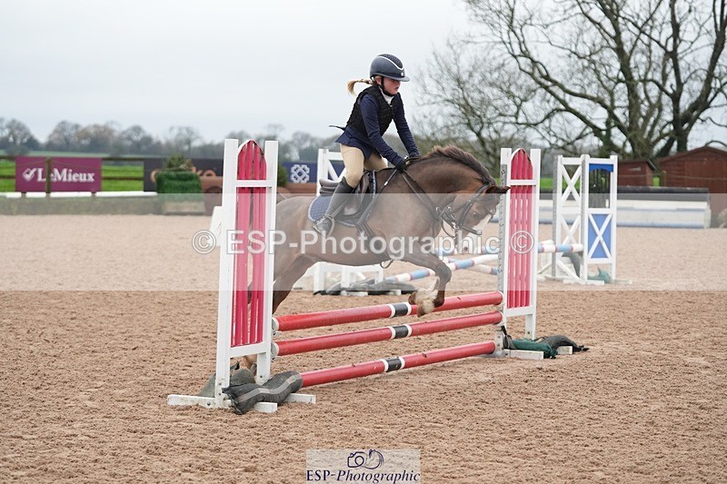 251116-095716-01465 - Cls 18 Clear Round 50cm