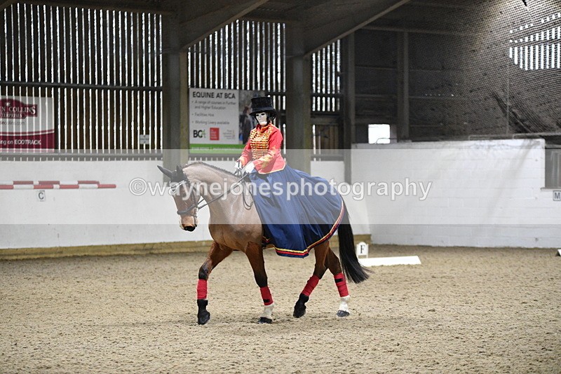 WJ5_9325 - Time 13:04 to 13:41 Fancy Dress DTM