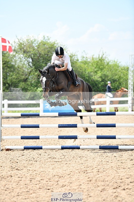 240512A-151433-19287 - Cls 43 95cm National Am Quali