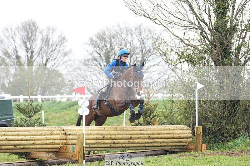 250419-103202-09065 - 409-Charlotte.Bradbury-KENSINGTON.EMPIRE