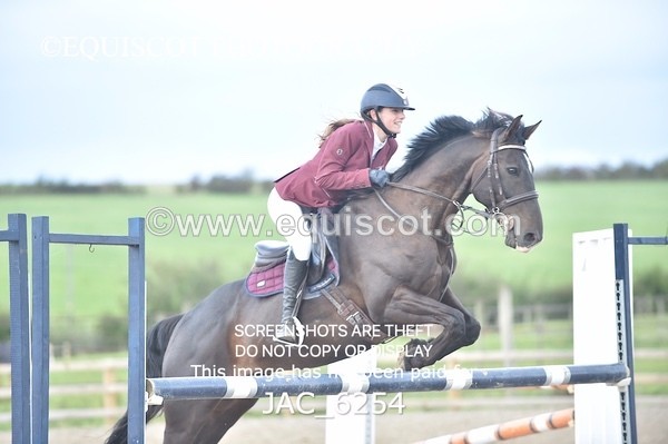 JAC_6254 - CLASS 9 SAT Pony Foxhunter/ 1.10m Open