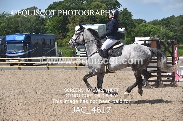 JAC_4617 - CLASS 7 Senior Foxhunter/ 1.20m Open