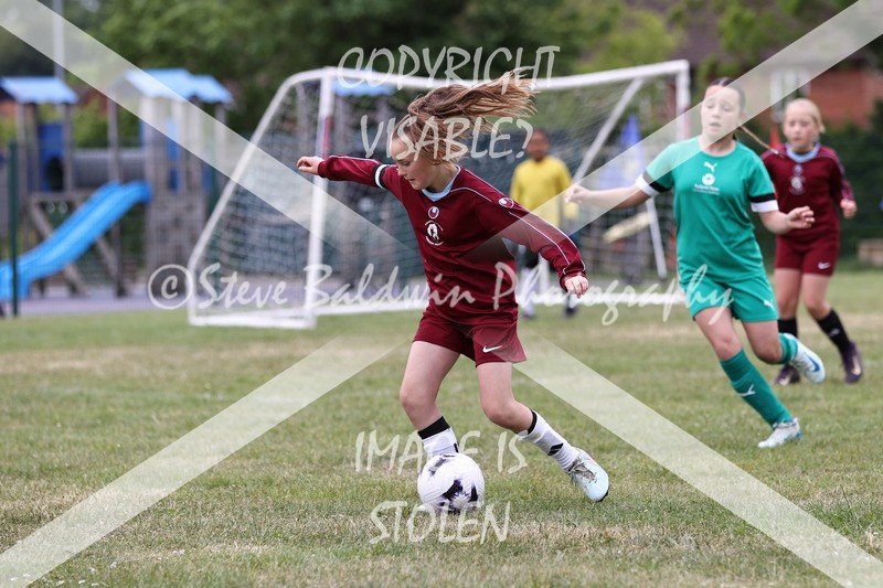 1DX31969 - Covingham Park V Tadpole Farm