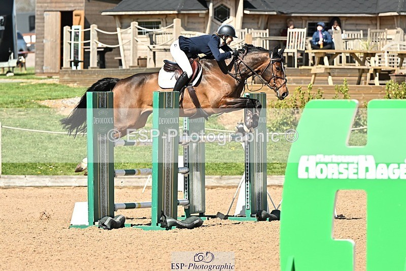 250416-152112-01697 - Cls 6 Foxhunter and 1.20m