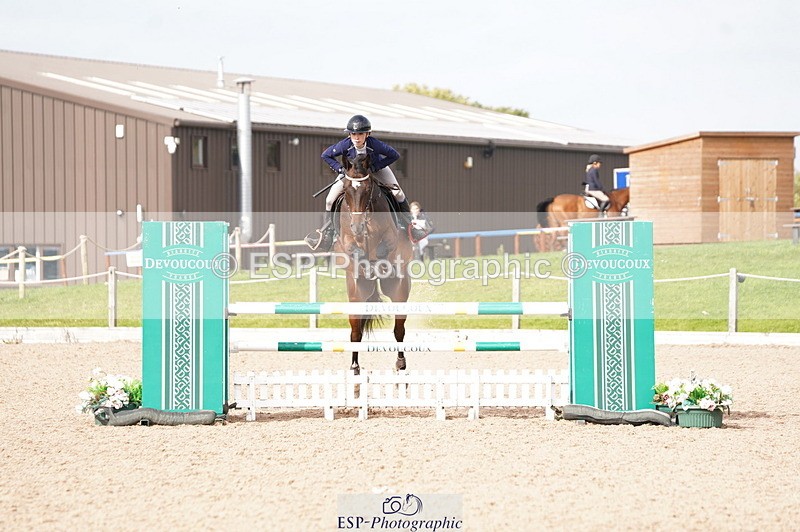 241004A-134310-00673 - Fri 03 Snr Newc & 1.10m Open