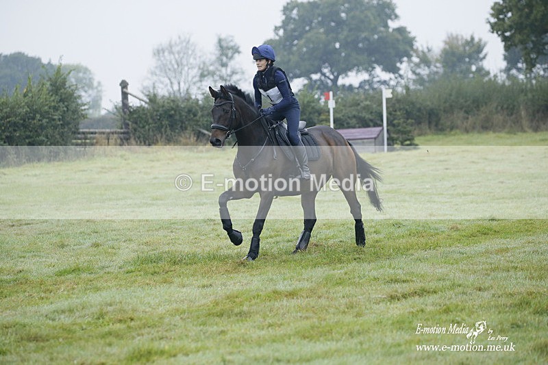 WWHT 171021 0009 - Novice Restricted (0.80m)  17/10/21