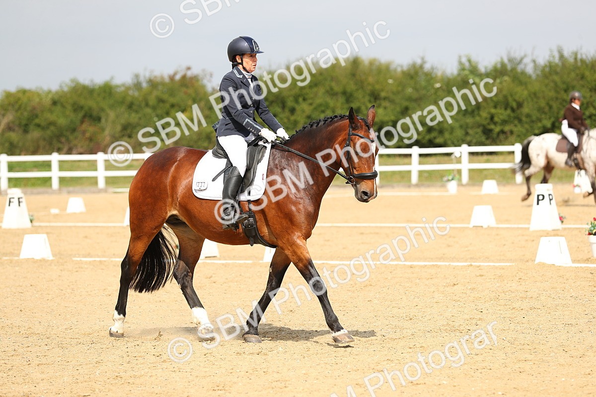 SBM_016482 - Class 13 - Novice 23 - 11.25-12.35