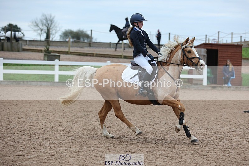 241116X-083351-00099 - Cls 03 Pony Intro 70cm