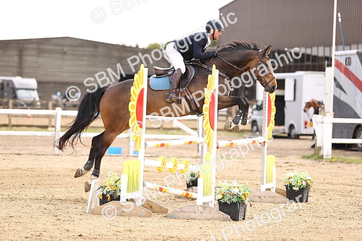 SBM_002423 - Class 11 - Senior newcomers - 1.10m