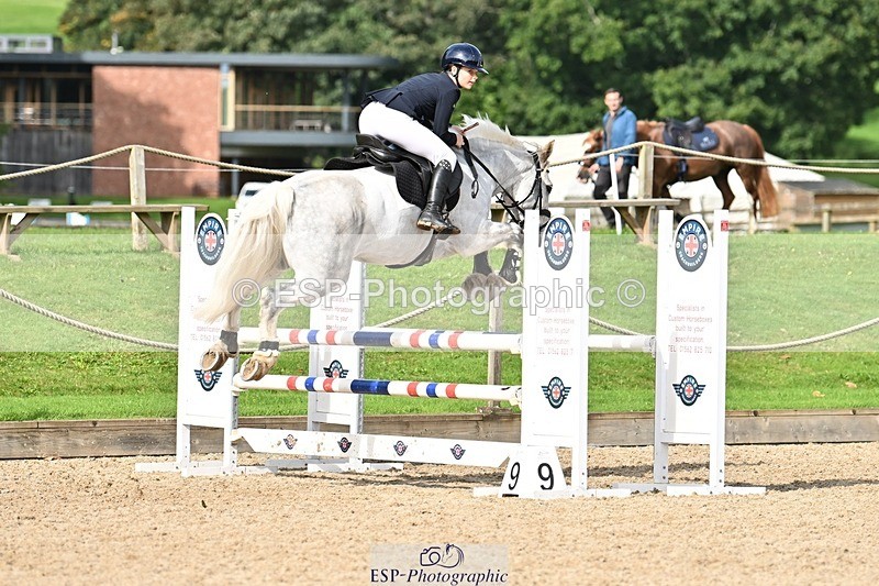 230930-115629-00442 - Cls 4 Pony Newcomers & 1m Open