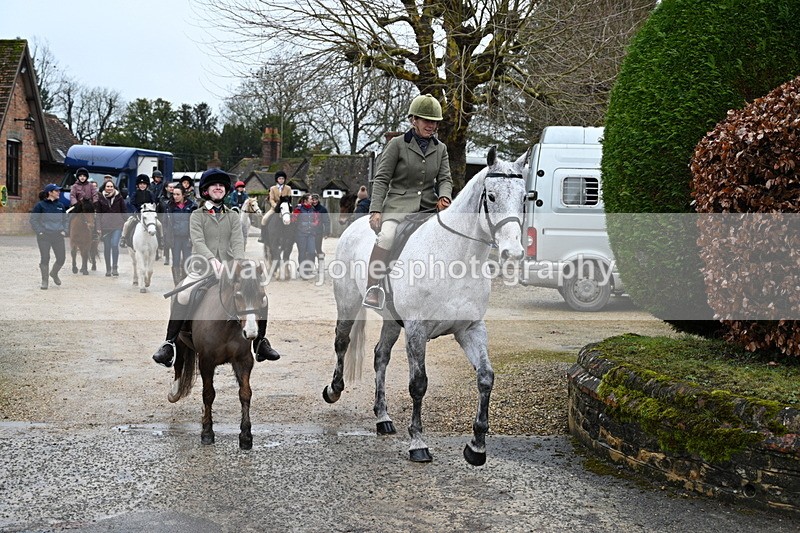 WJ7_9290 - Walk out..