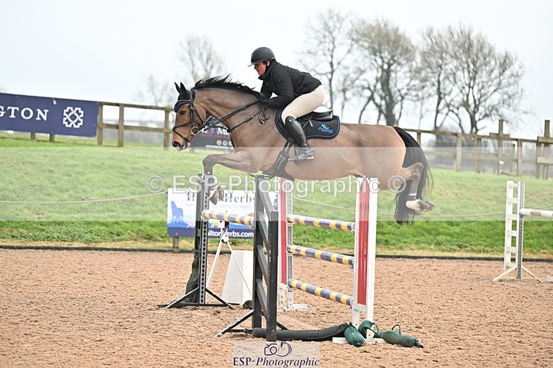 250122-142834-00646 - Cls 6 Foxhunter and 1.20m