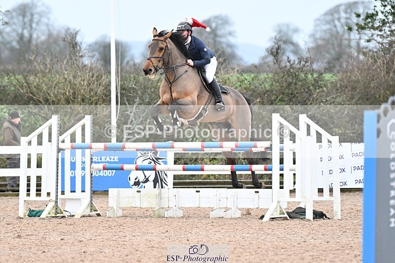 241206-141328-01066 - Cls 6 Foxhunter and 1.20m Open