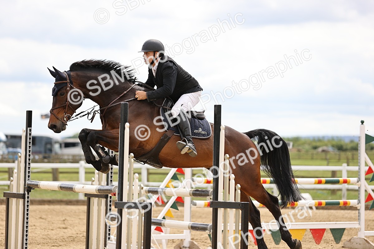 SBM_003157 - Class 11 - Senior Newcomers - 1.10m