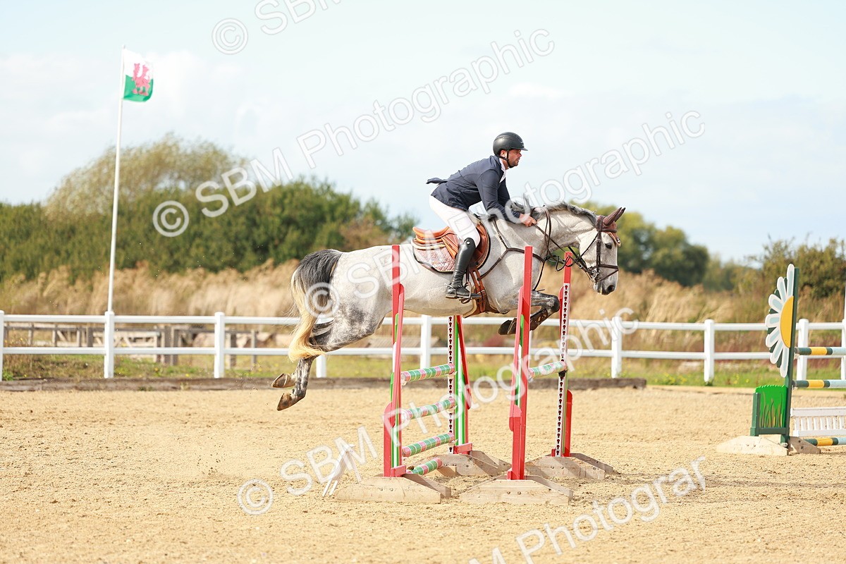 SBM_001802 - Class 4 - Senior Newcomers - 1.10m