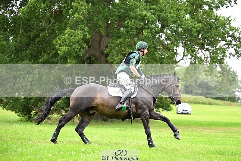 240803-114437-03007 - 104-Ollie_Martin-MIH_HUNTERS_BEAR