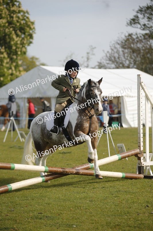 20260426-1027 - Class 1 - Mini Jumping - Lead rein or Assisted