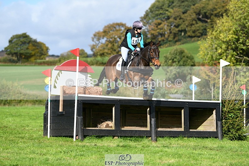 251024A-120624-09160 - B-112-Christina.Wiederkehr