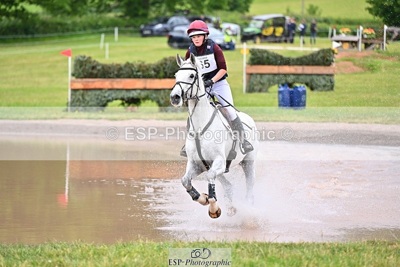 250524A-104707-09410 - A-065-Beatrice.Montgomerie-JAG.WOMANIZER.LADY