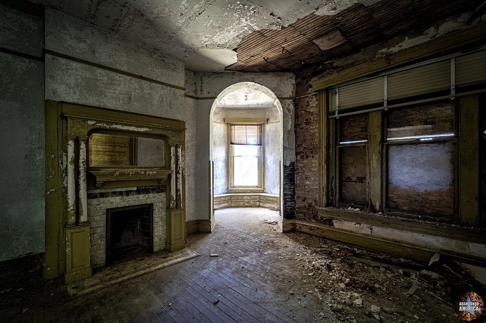 Dunnington Mansion photo - Abandoned America